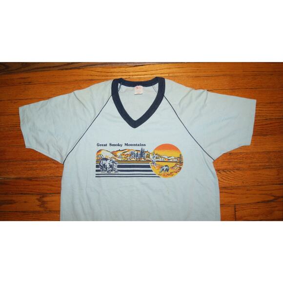 Vintage 70s 80s Great Smokey Mountains Vneck L Ringer TShirt Bear Trees USA Made - Picture 1 of 10
